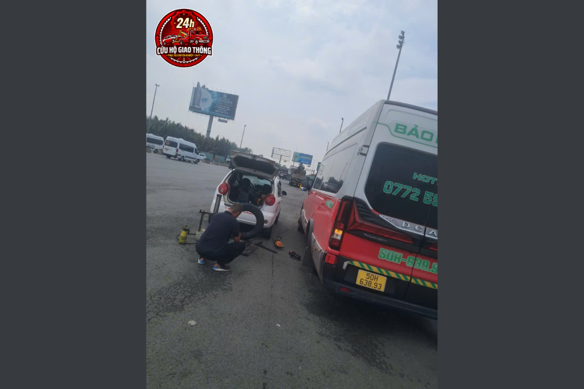 Vá vỏ xe điện Quận 6 lưu động 24/24 | Có mặt sau 15 phút